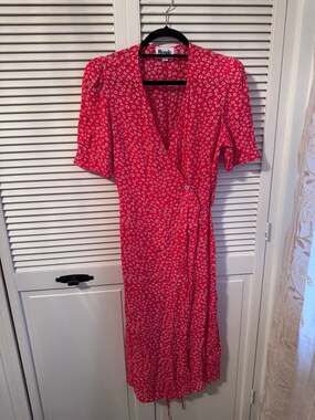 Rouje Red Gabin Wrap Dress in Ditsy Star Print